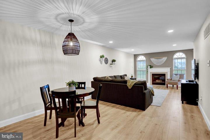 2305 CARRIAGE LANE