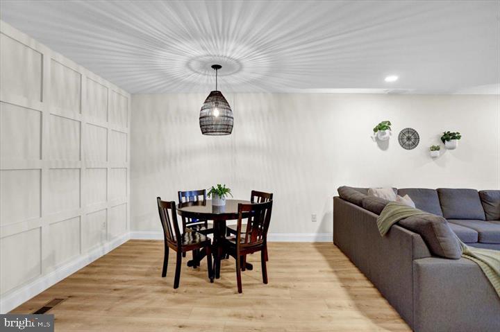 2305 CARRIAGE LANE