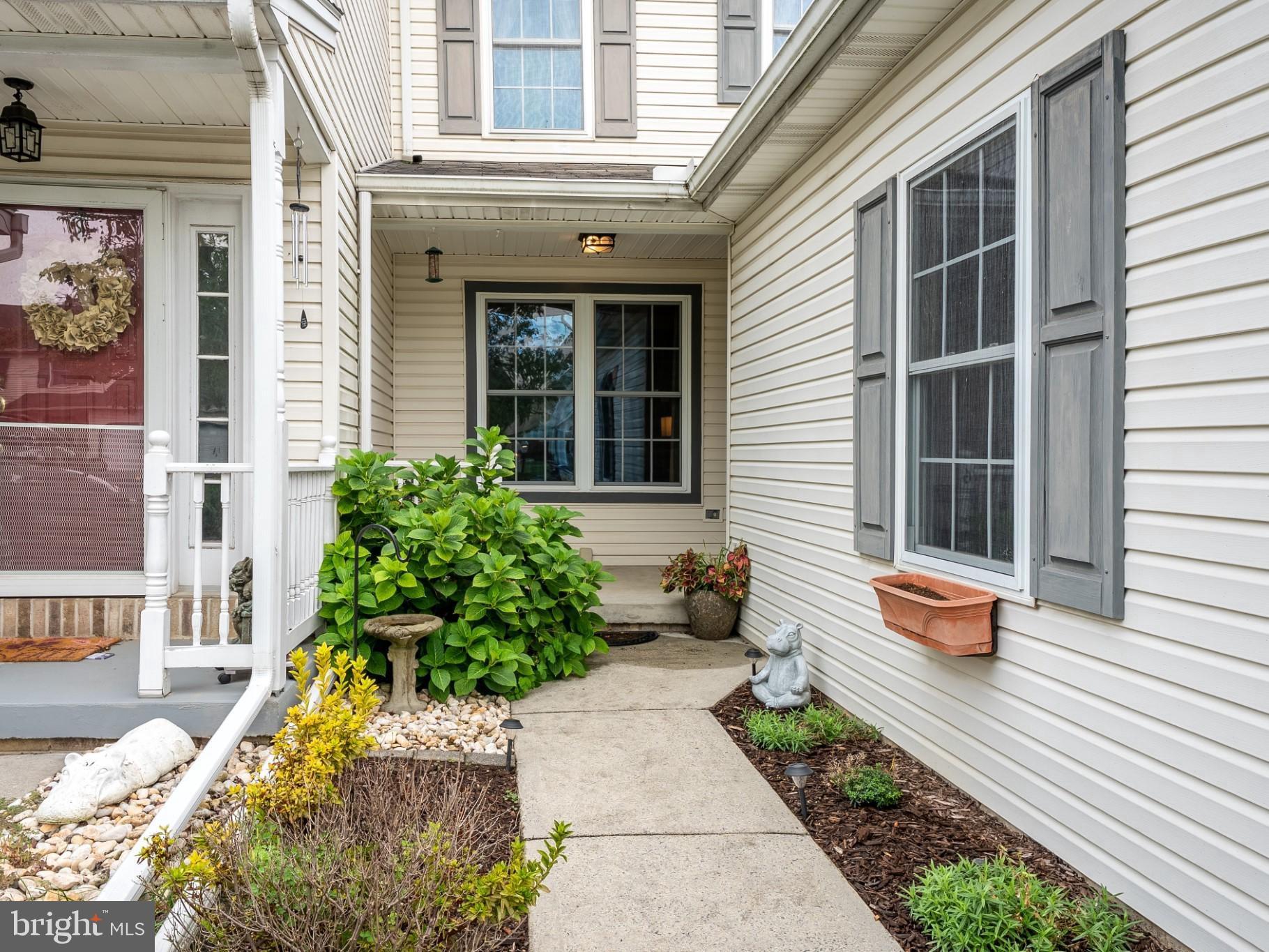 6 FAIRFIELD LANE