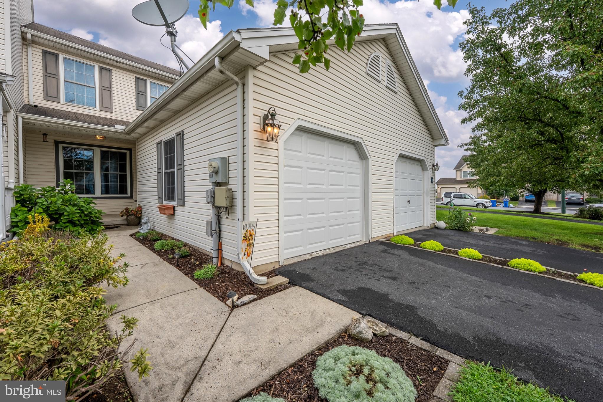 6 FAIRFIELD LANE