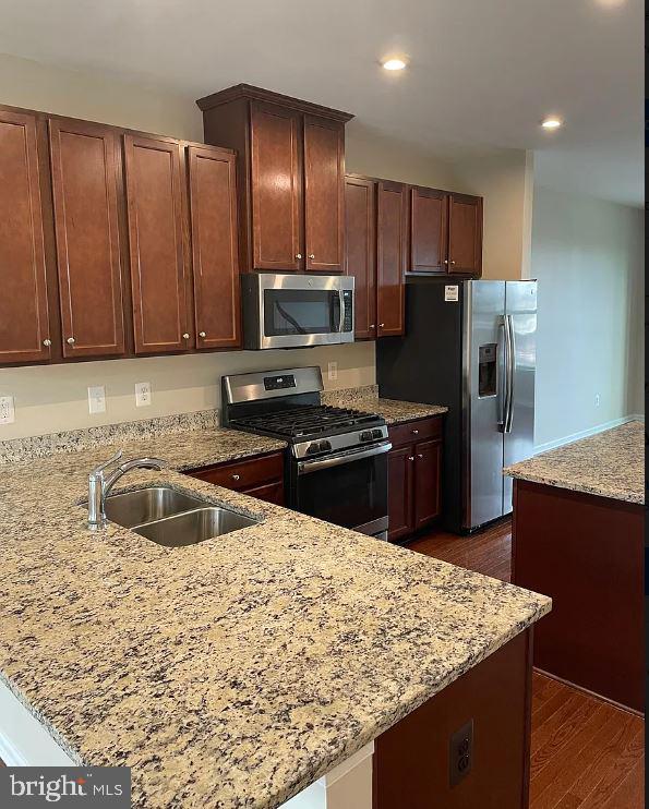 TRAILSIDE - Residential Lease