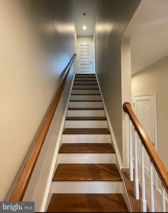 TRAILSIDE - Residential Lease