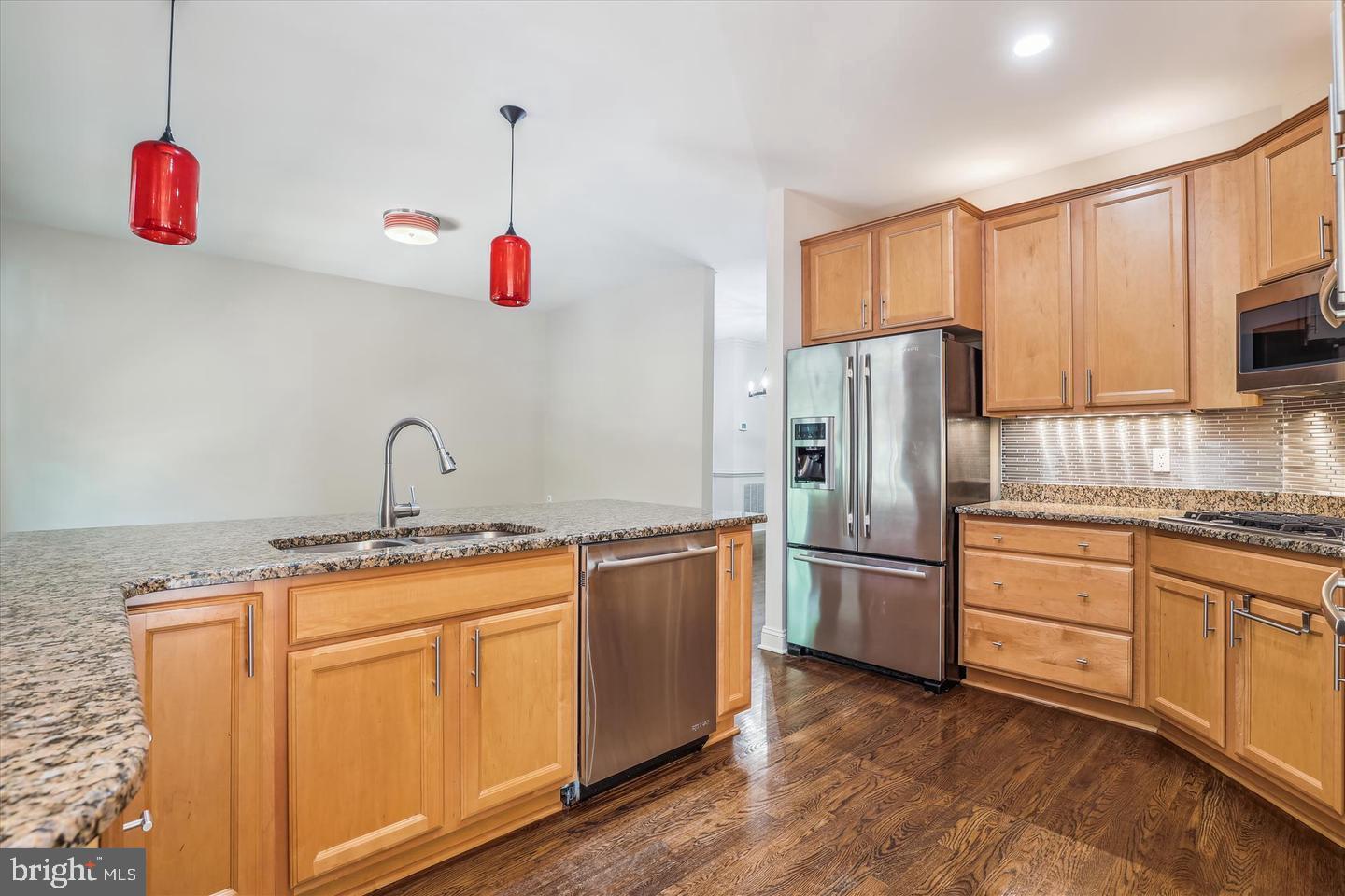 1596 N COLONIAL TERRACE