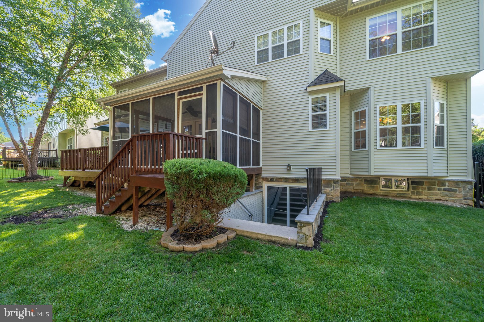 ESTATES AT SINGLETREE - Residential