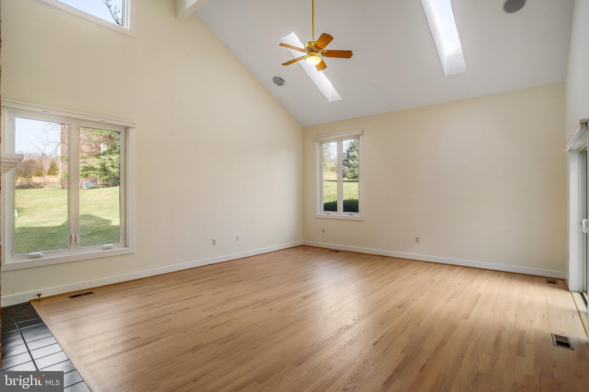 BEACH MILL DOWNS - Residential