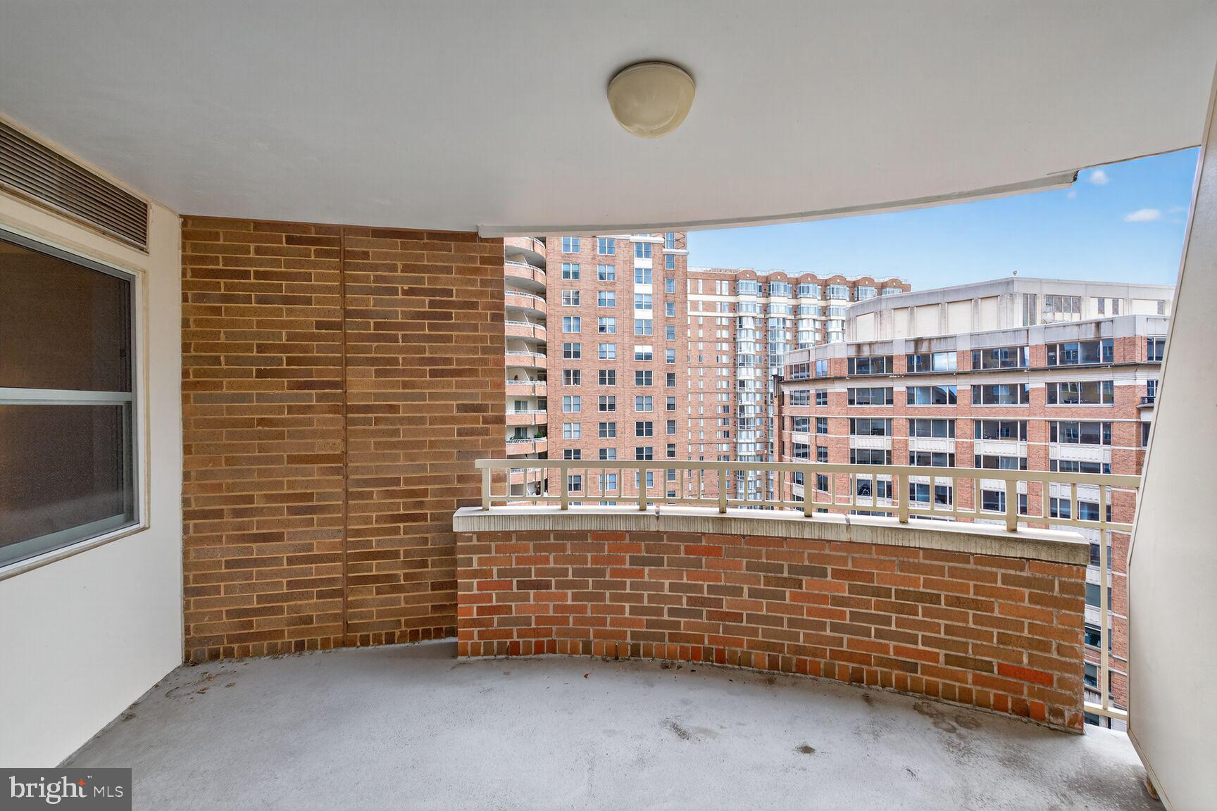 THE JEFFERSON - SUNRISE SENIOR LIVING - Residential