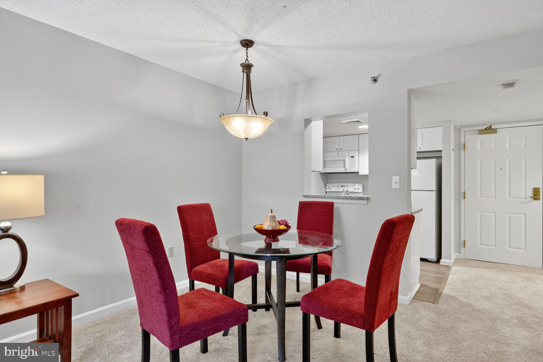 THE JEFFERSON - SUNRISE SENIOR LIVING - Residential