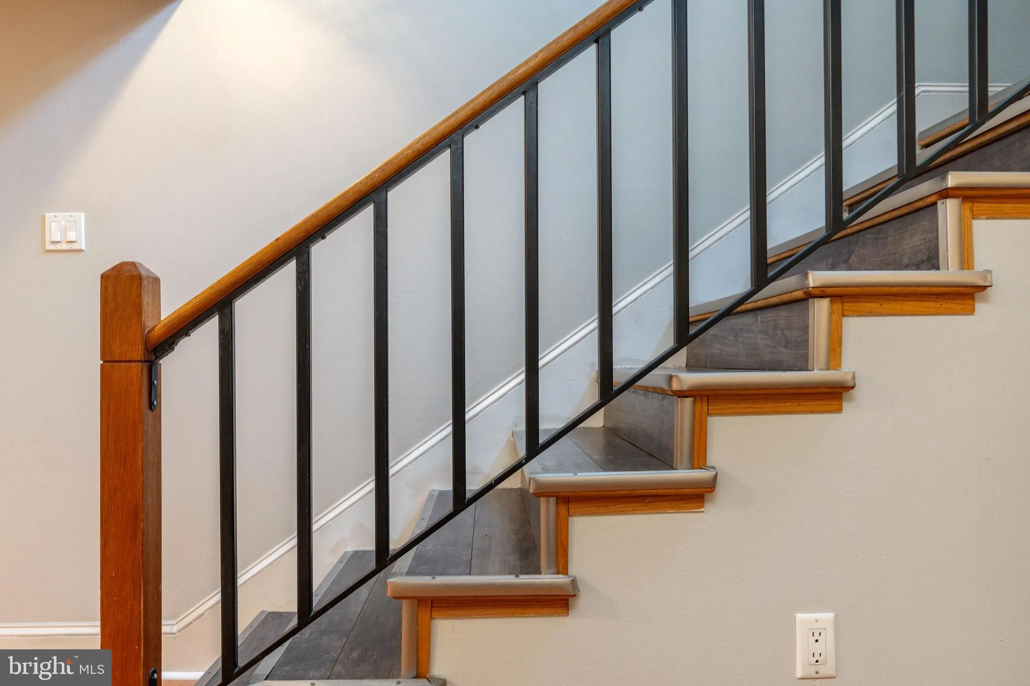 Philadelphia, Pennsylvania 19106, United States, 1 Bedroom Bedrooms, ,2 BathroomsBathrooms,Residential,Pending,15756