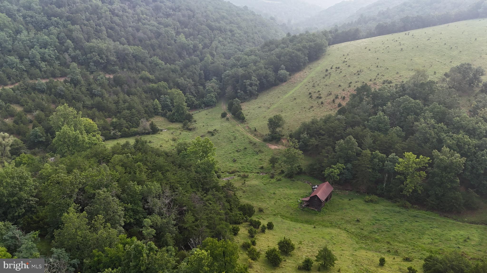 1096 STRAUTER ROAD
