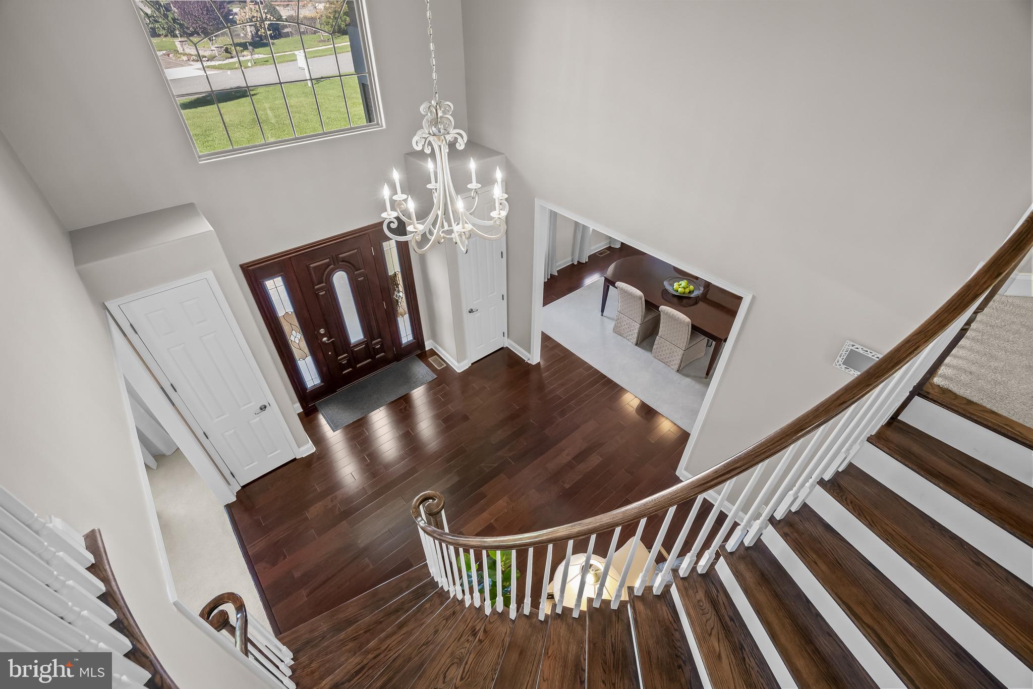 211 EMERALD LANE