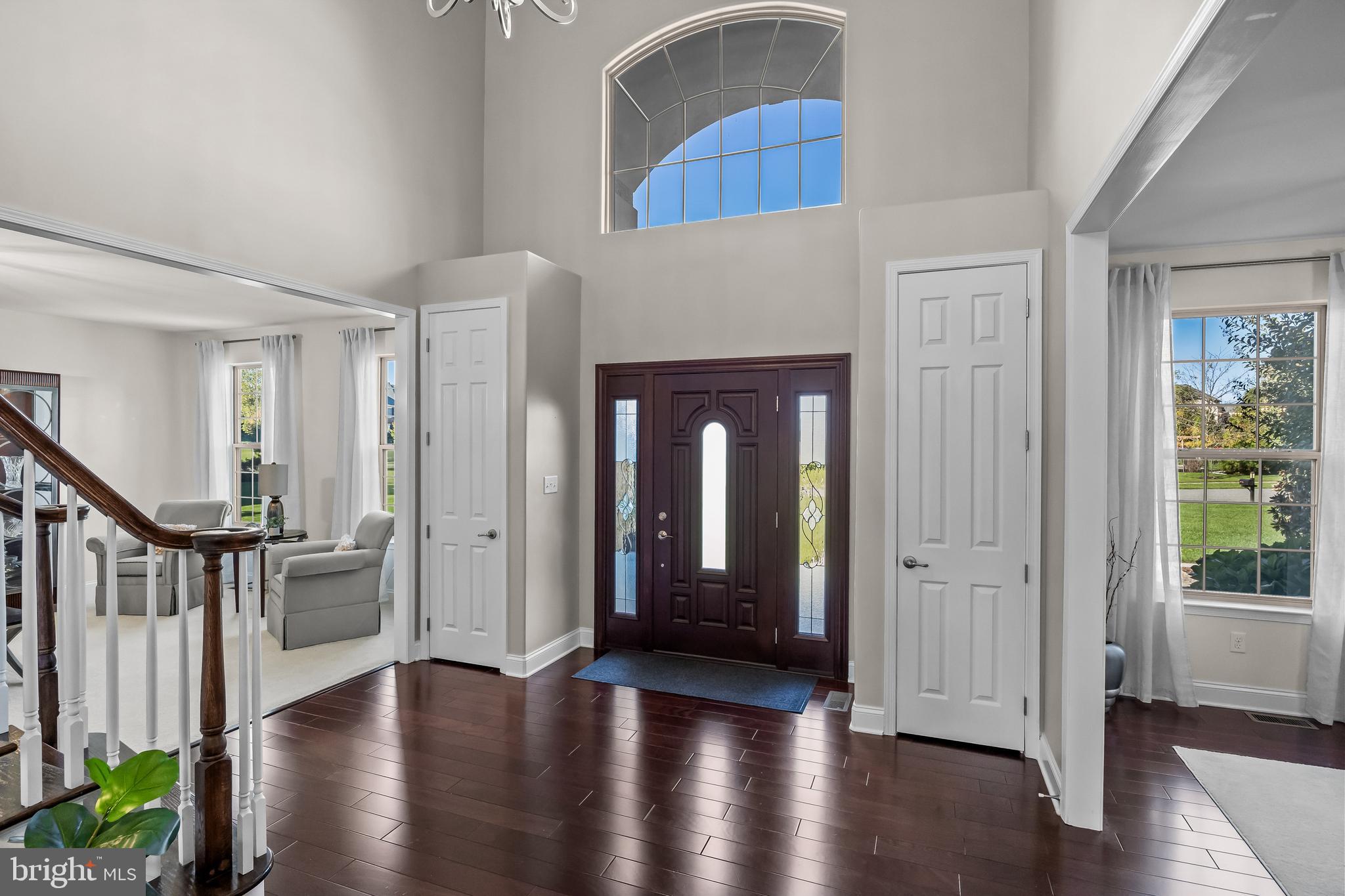 211 EMERALD LANE