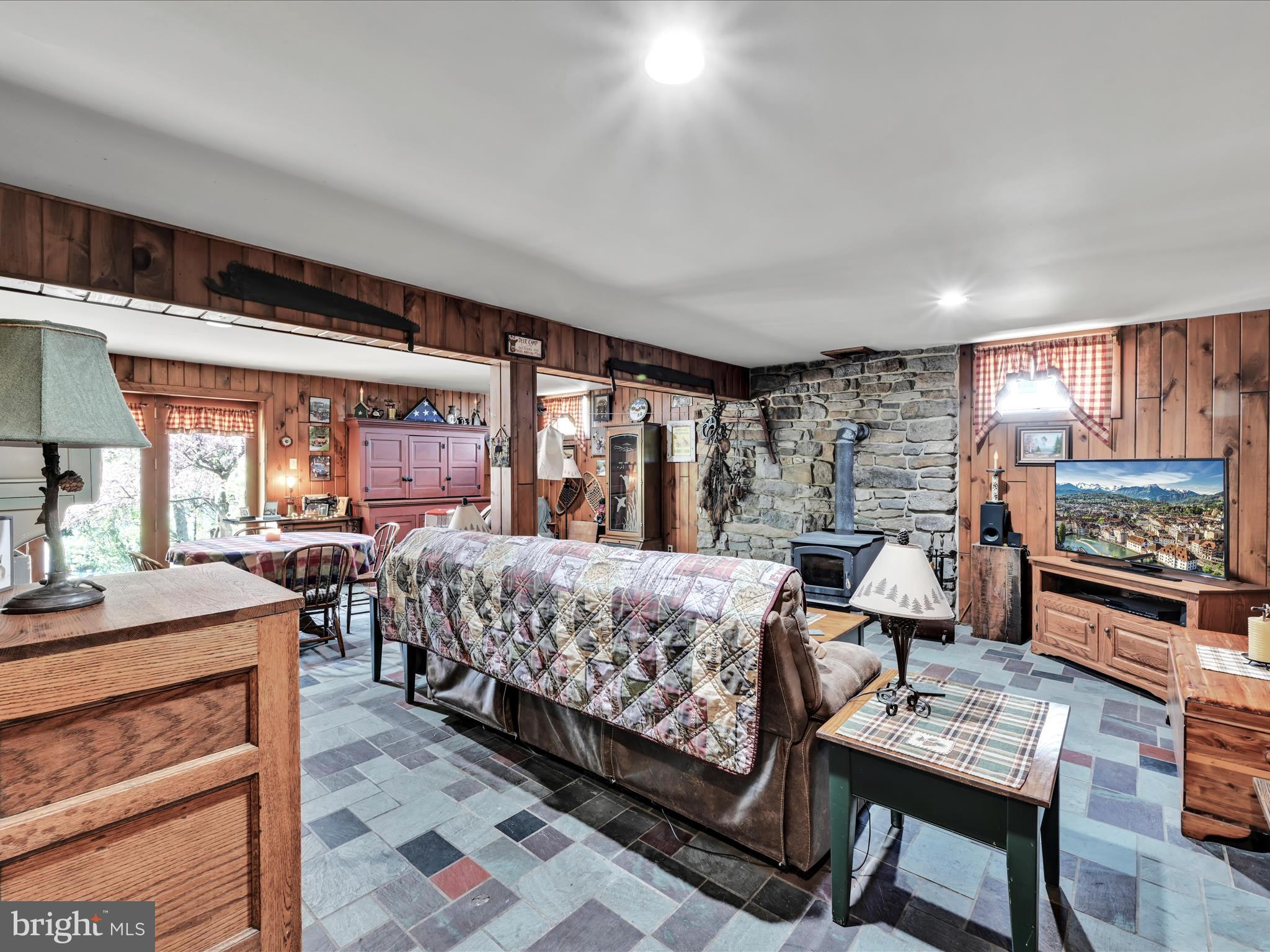 POTTSVILLE - Residential