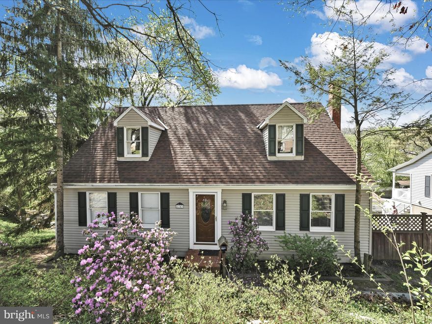 If you are looking to move right in, check out this well maintained 3BR/2.5BA home in Pottsville. This home has a spacious full bath with soaking tub, eat-in country kitchen, laundry room, lower-level family room, workshop, and newly renovated half bath. Bonus features include a new roof (2020), new Trex porch and deck (2022), natural gas grill, gardening shed, and an easy maintenance yard. Close to all amenities this property is a must-see! Neighboring property is also for sale, MLS # PASK2010126.