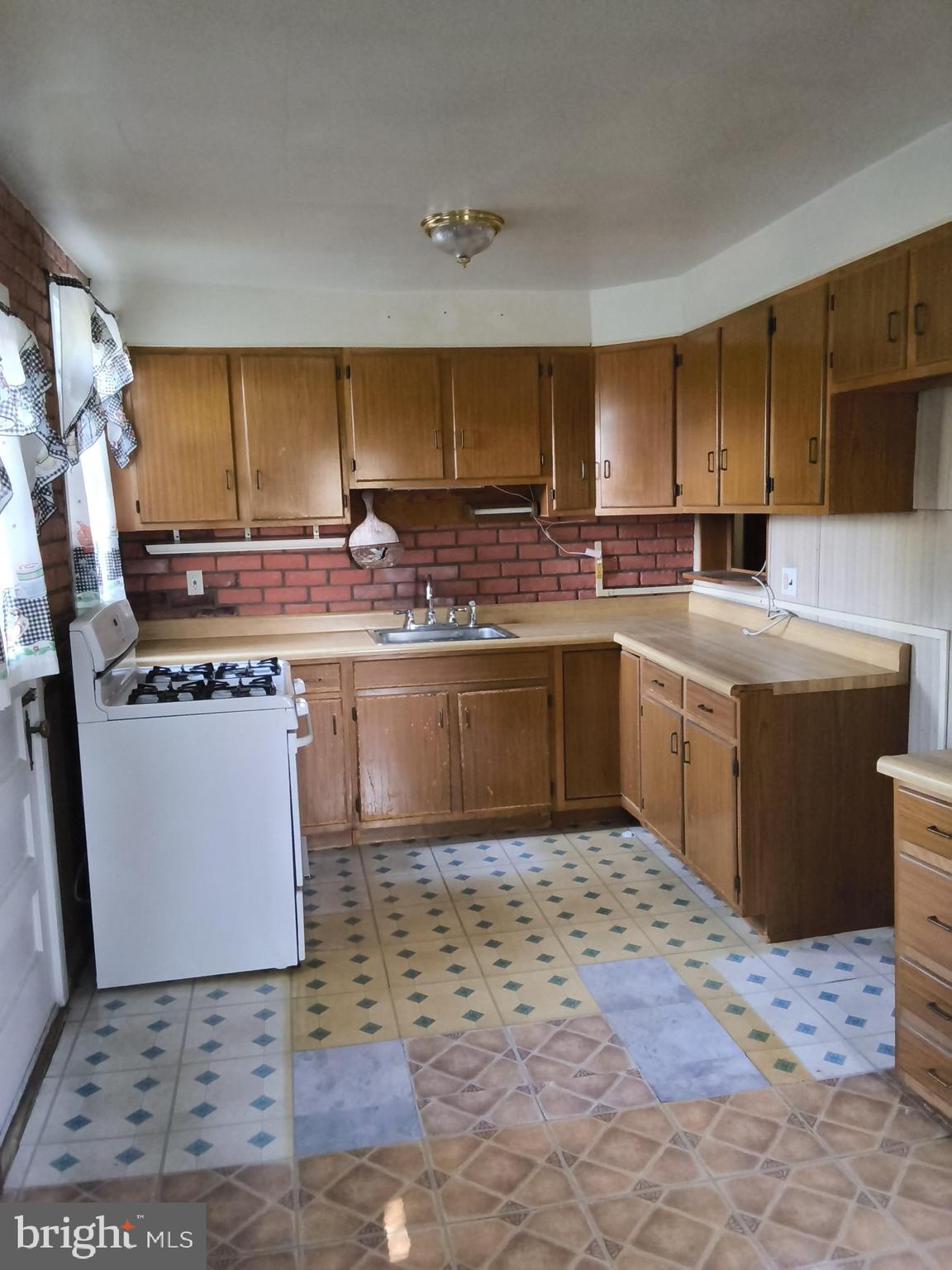 6291 HUNTINGDON STREET