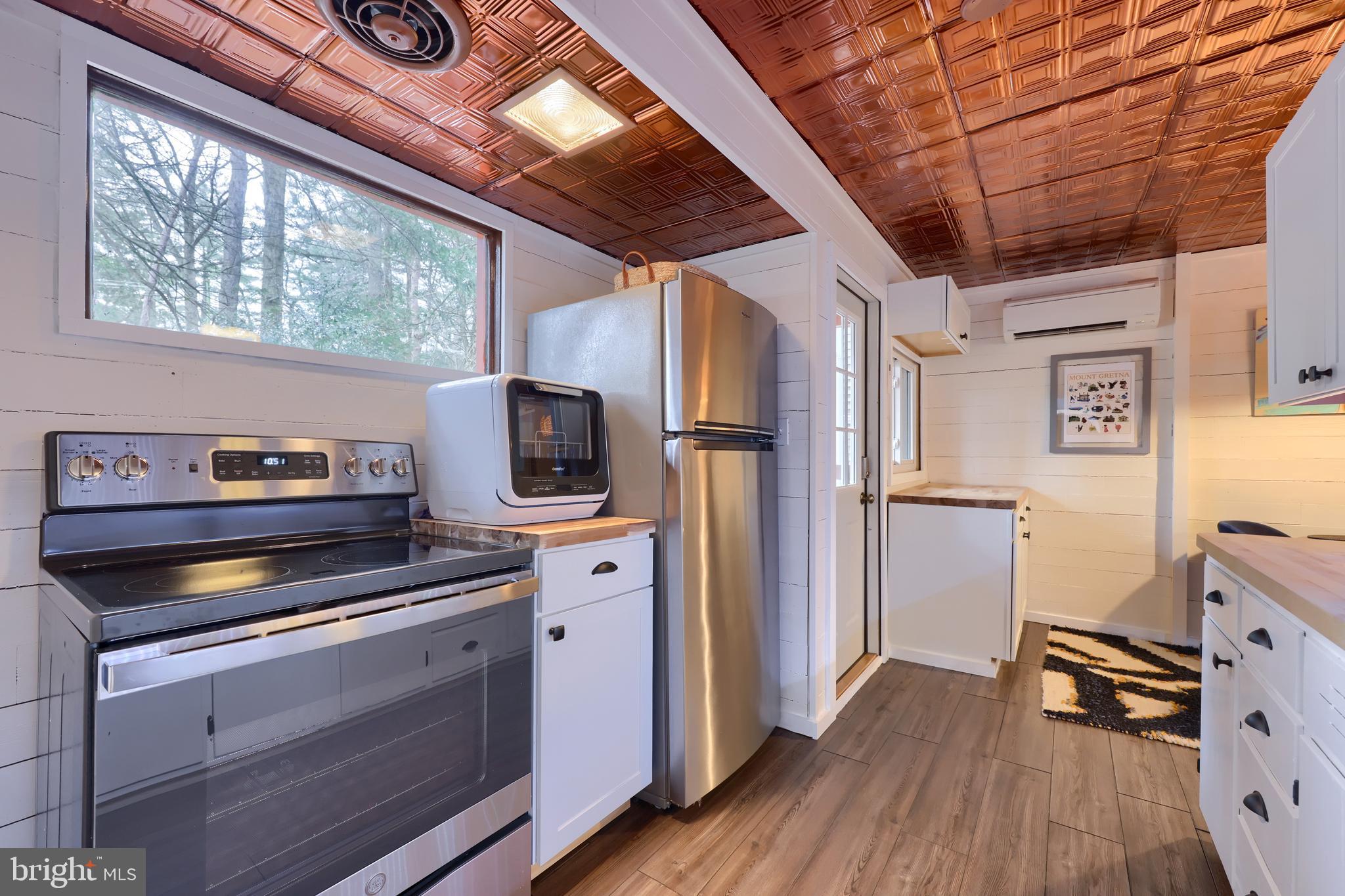 CAMP MEETING - Residential