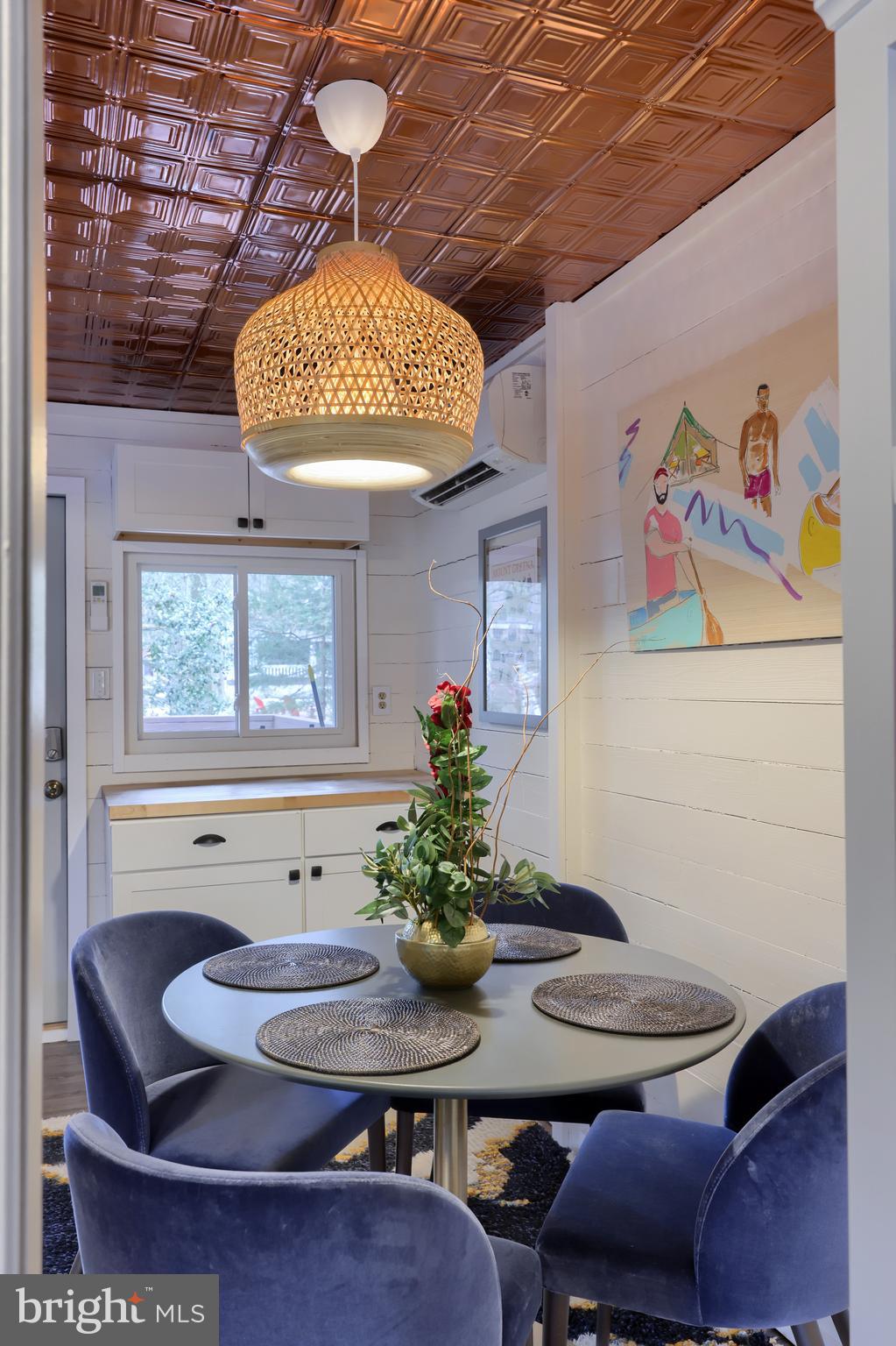 CAMP MEETING - Residential