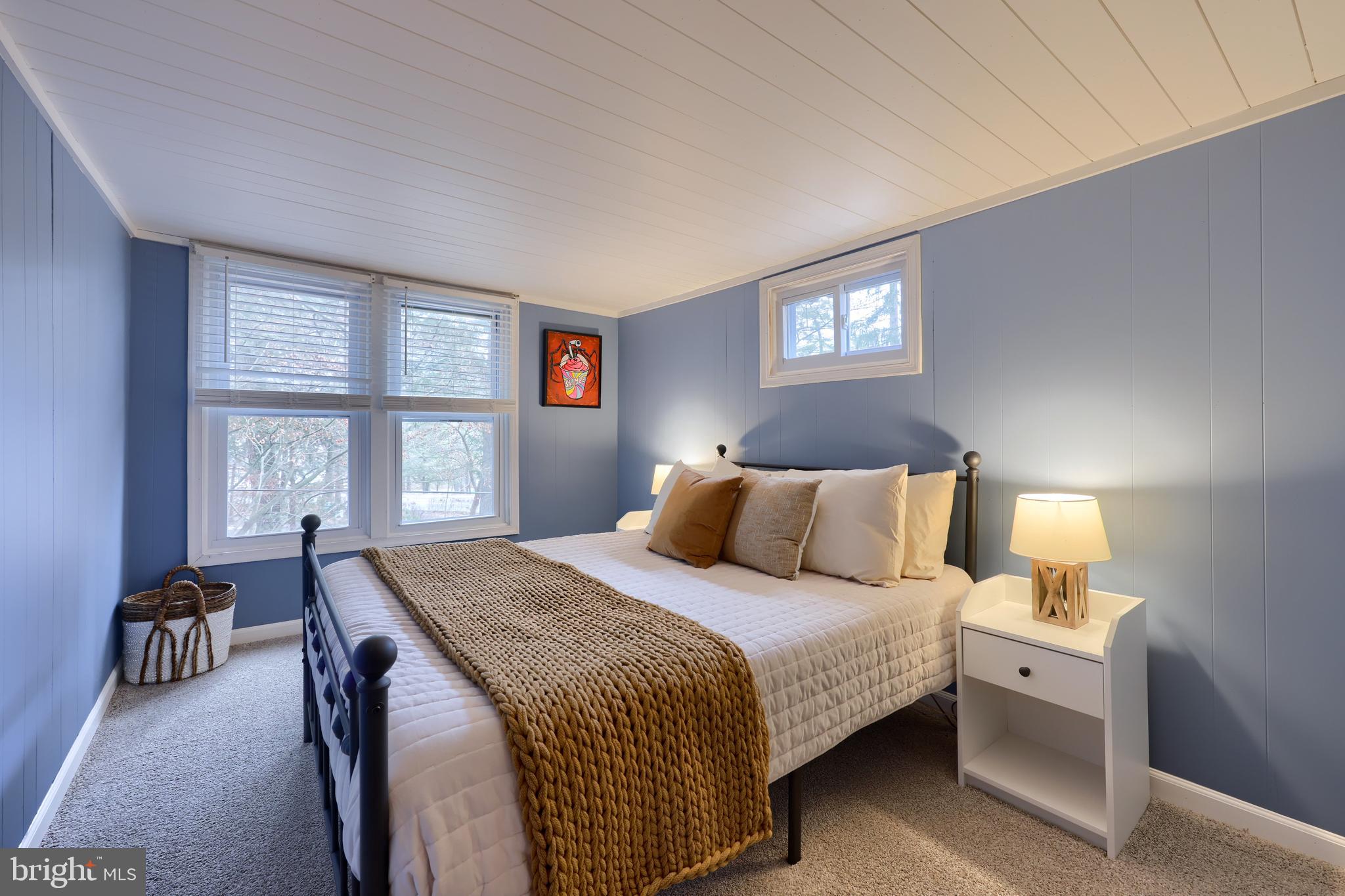 CAMP MEETING - Residential