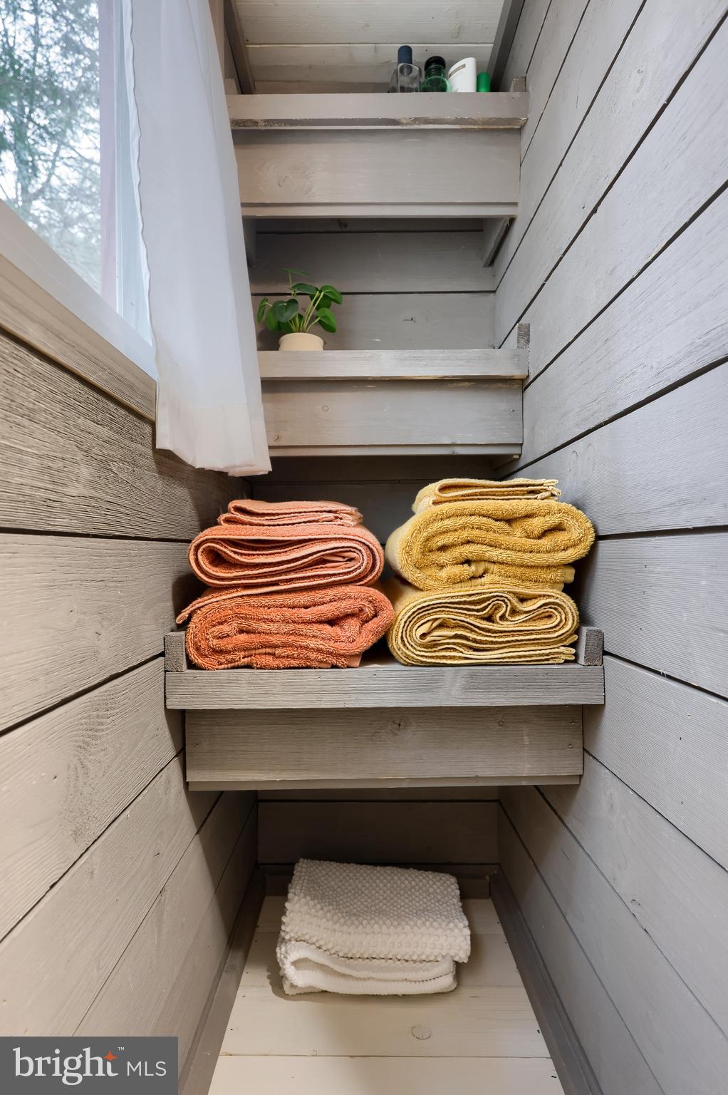 CAMP MEETING - Residential