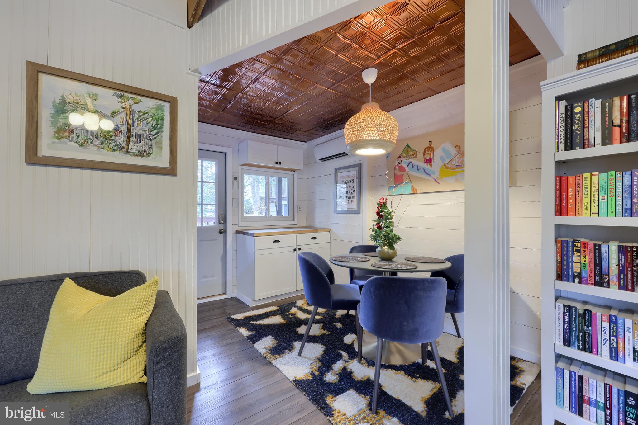 CAMP MEETING - Residential