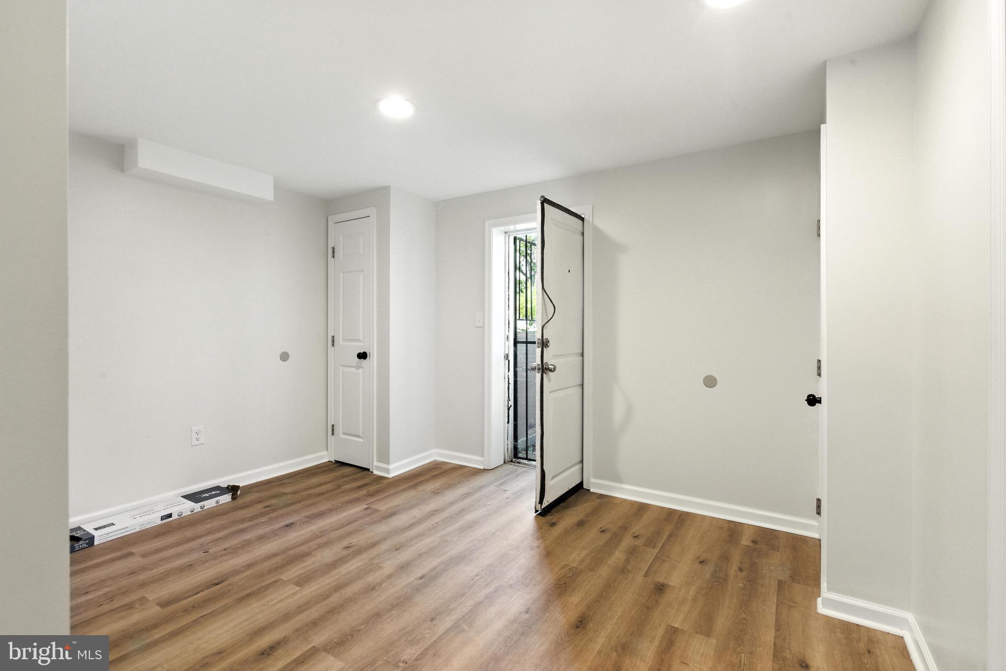 COLUMBIA PARK - Residential