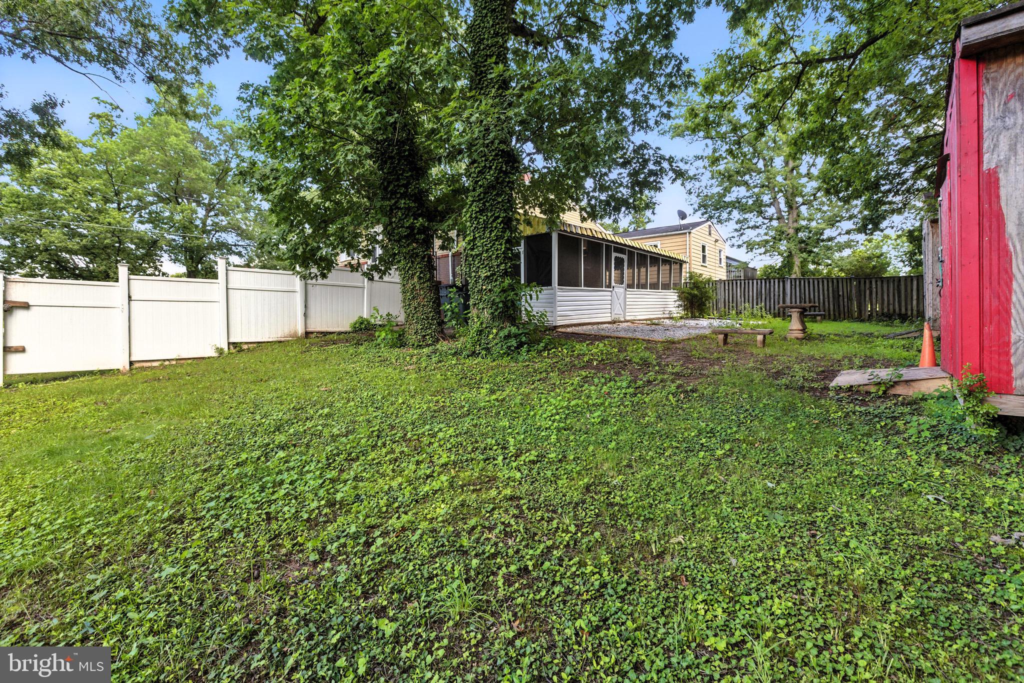 COLUMBIA PARK - Residential