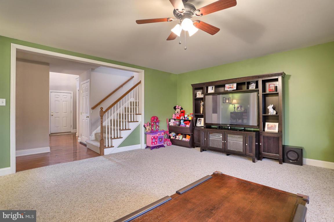 HEMPFIELD CROSSING - Residential