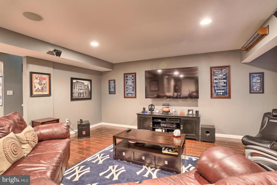 HEMPFIELD CROSSING - Residential