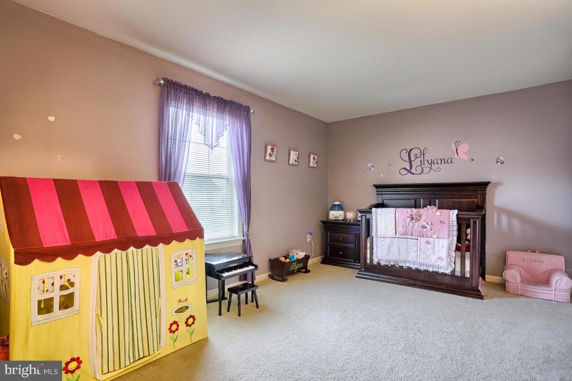 HEMPFIELD CROSSING - Residential