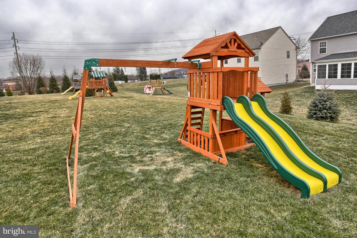 HEMPFIELD CROSSING - Residential