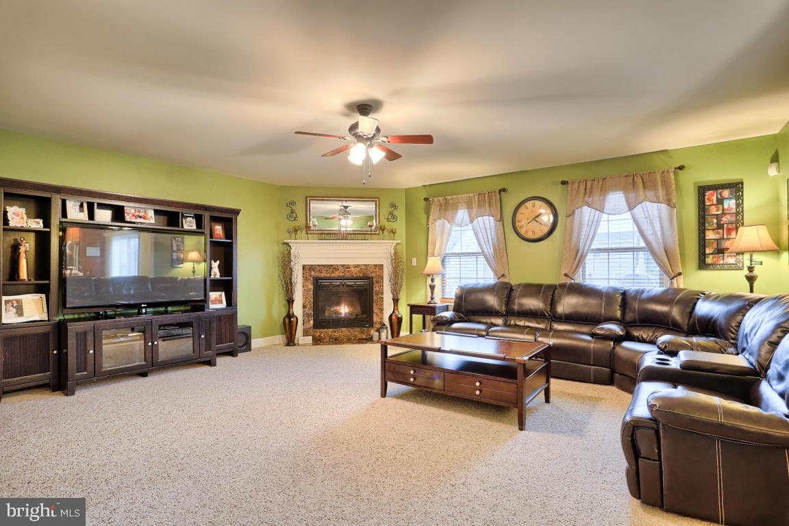 HEMPFIELD CROSSING - Residential