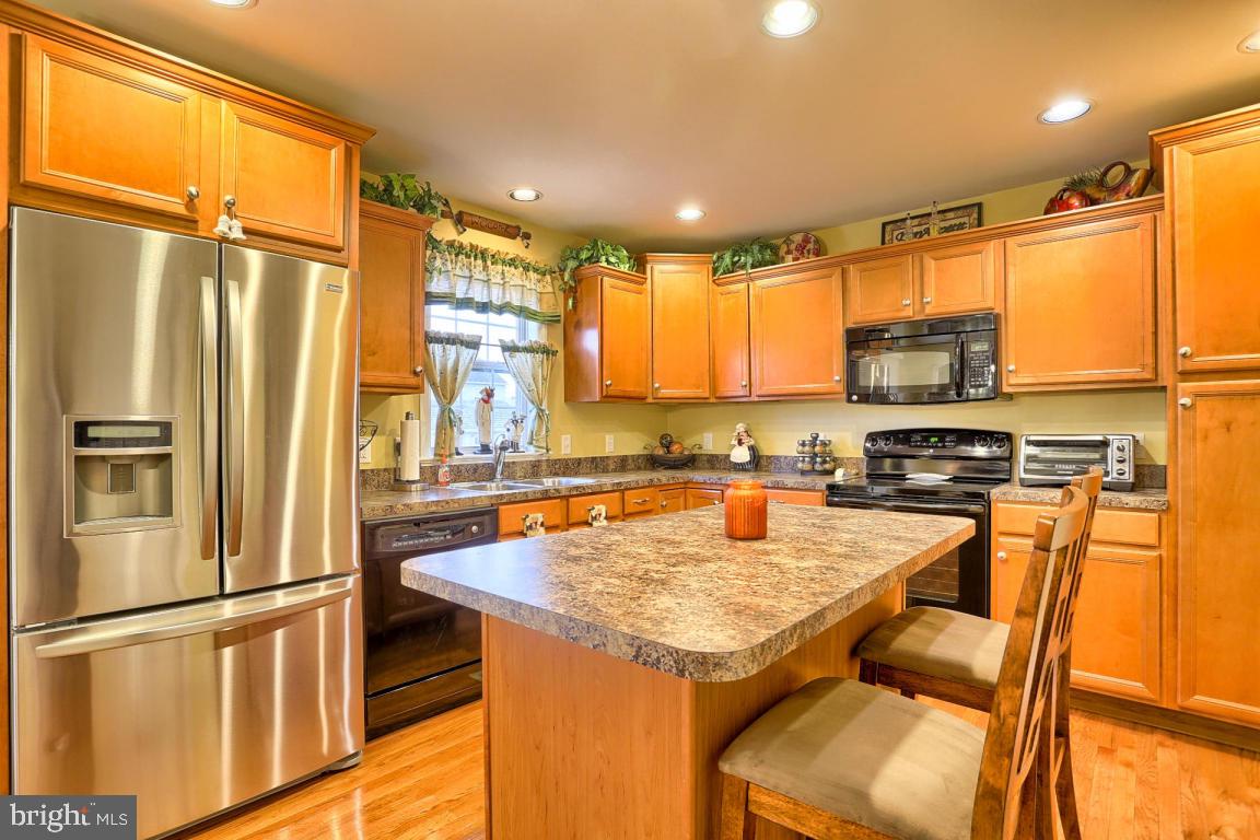 HEMPFIELD CROSSING - Residential