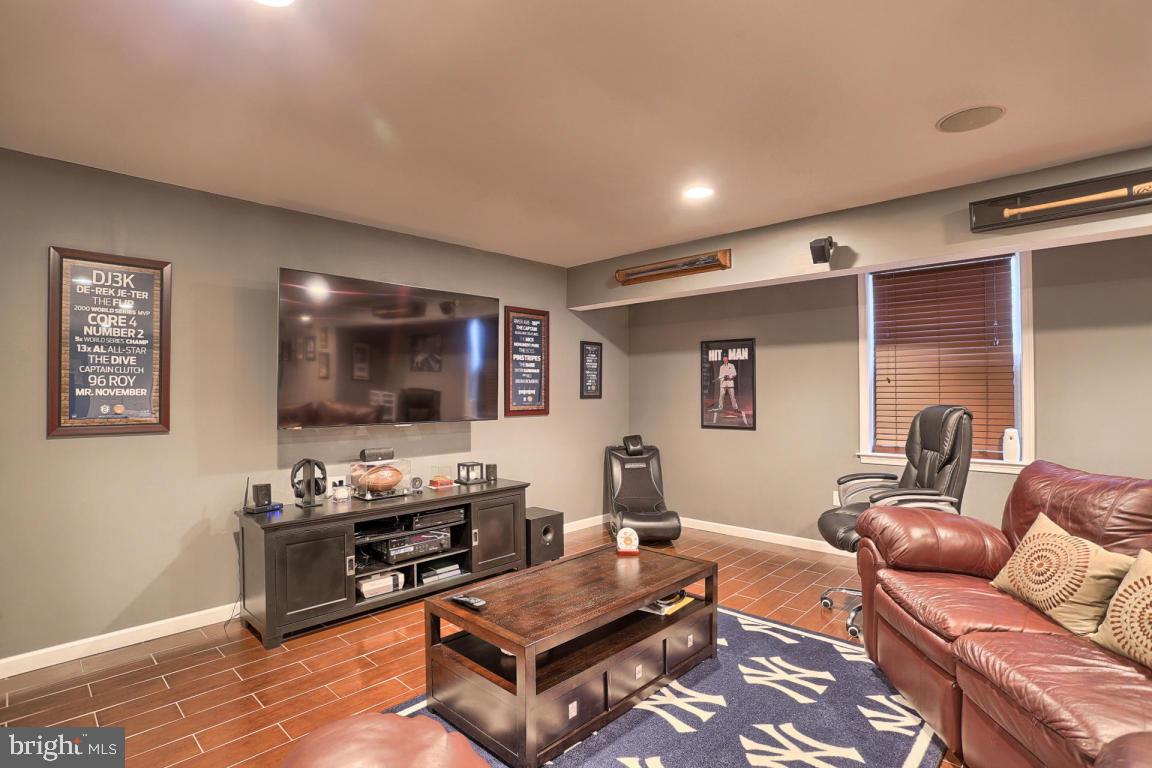 HEMPFIELD CROSSING - Residential