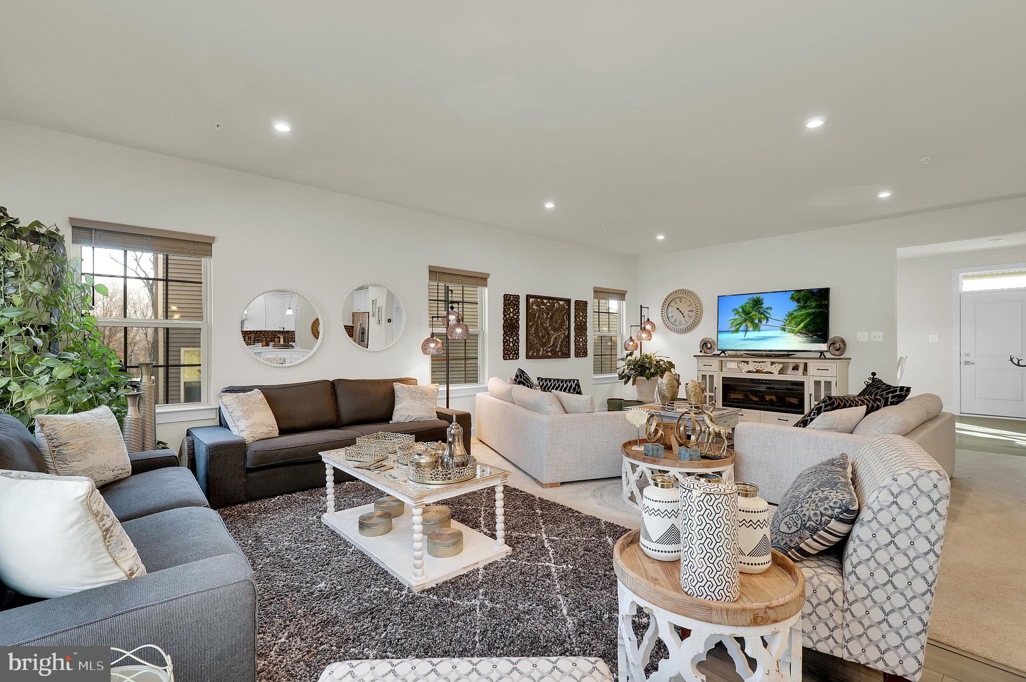 LAKE LINGANORE - Residential