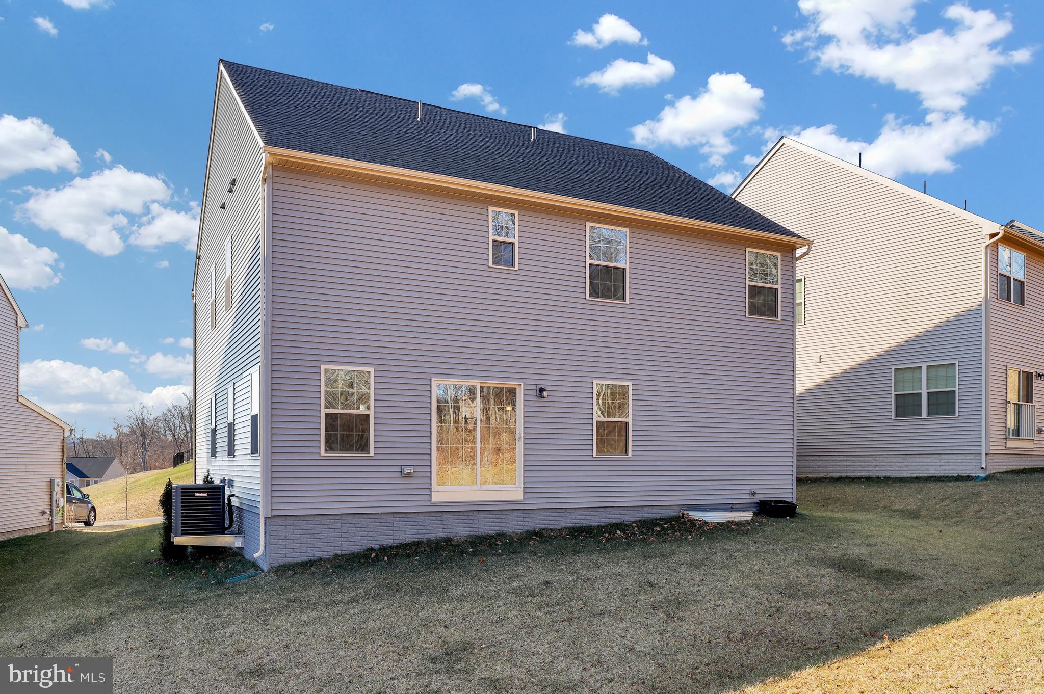 LAKE LINGANORE - Residential