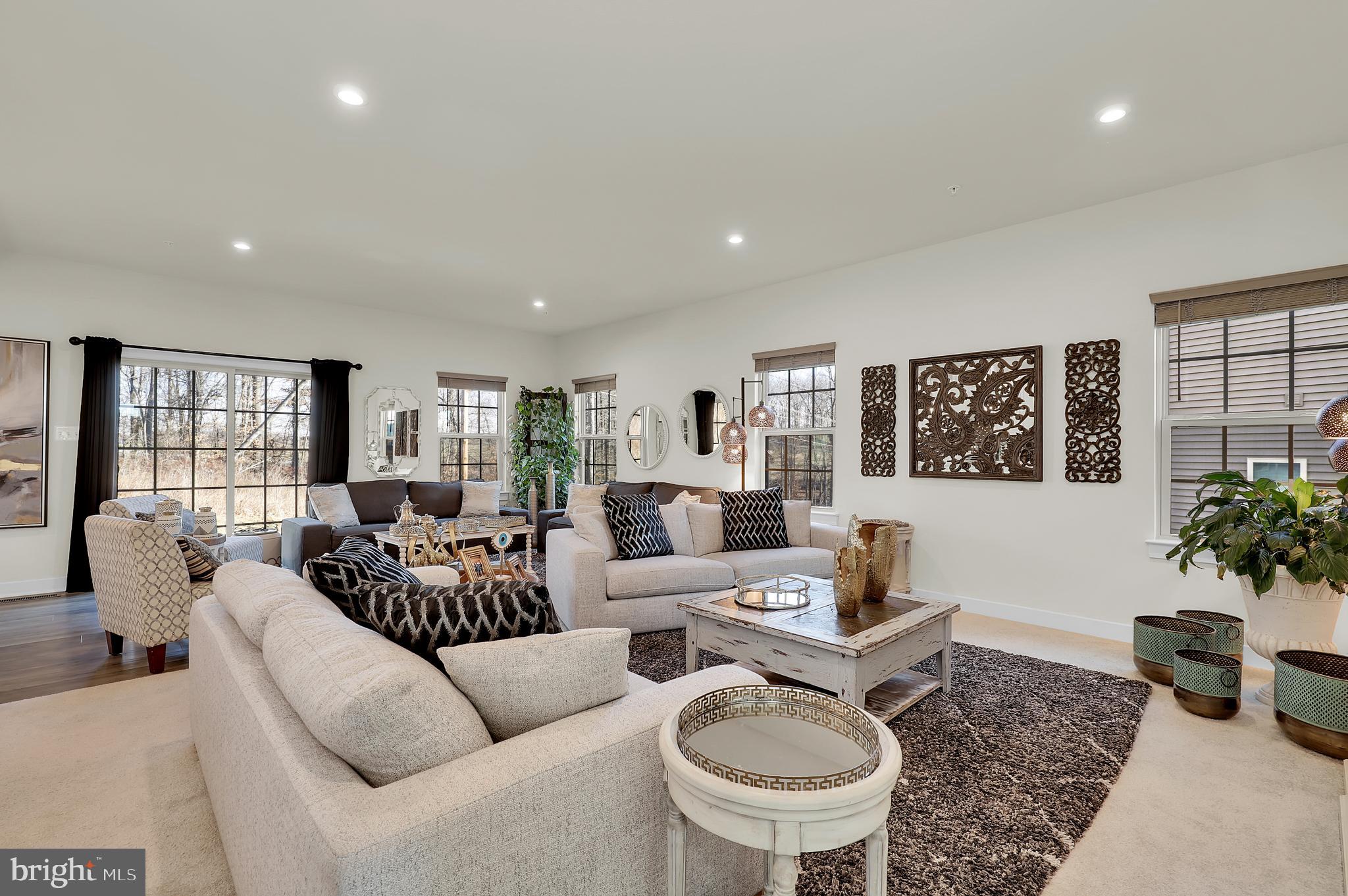 LAKE LINGANORE - Residential