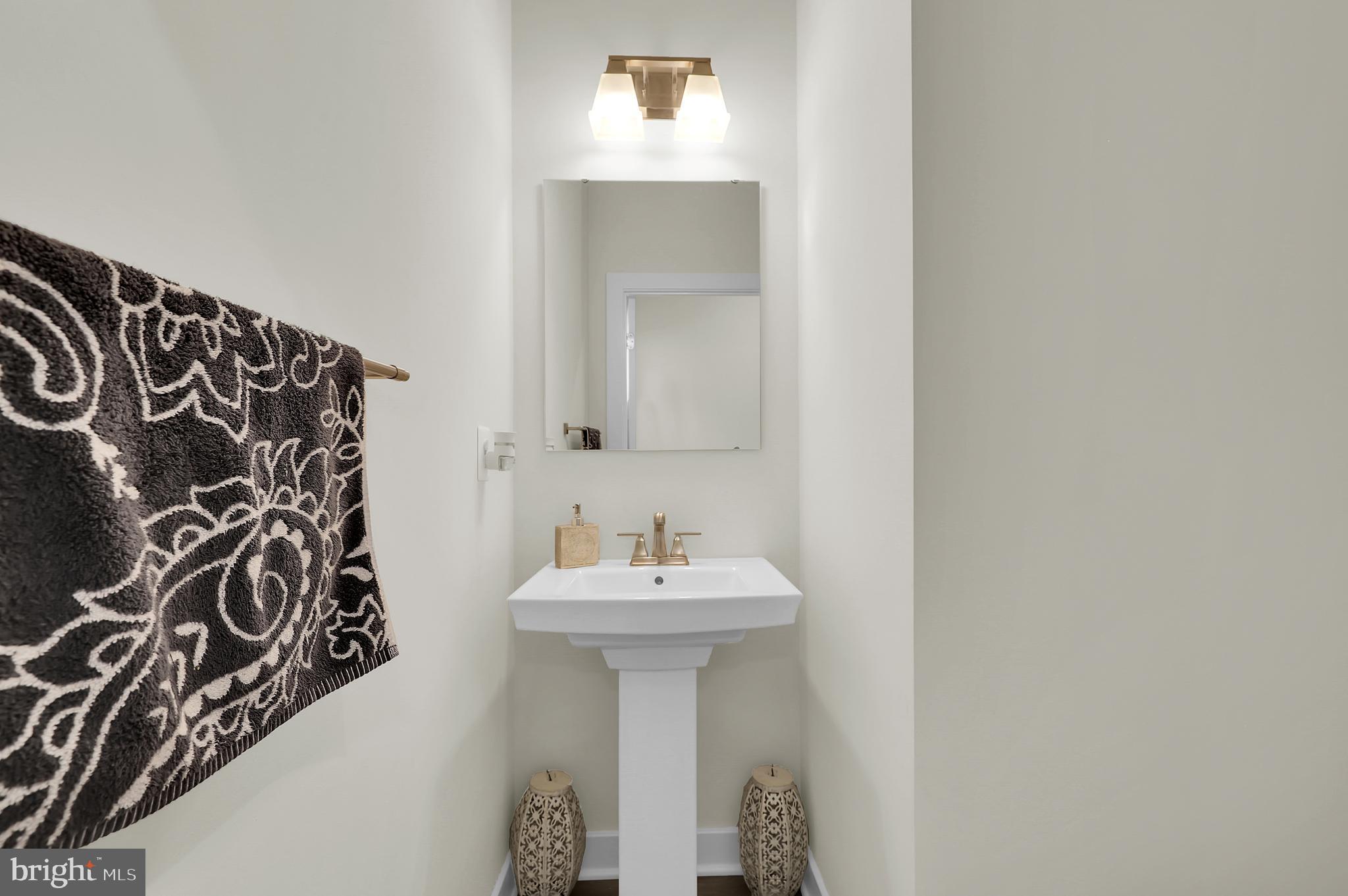 LAKE LINGANORE - Residential