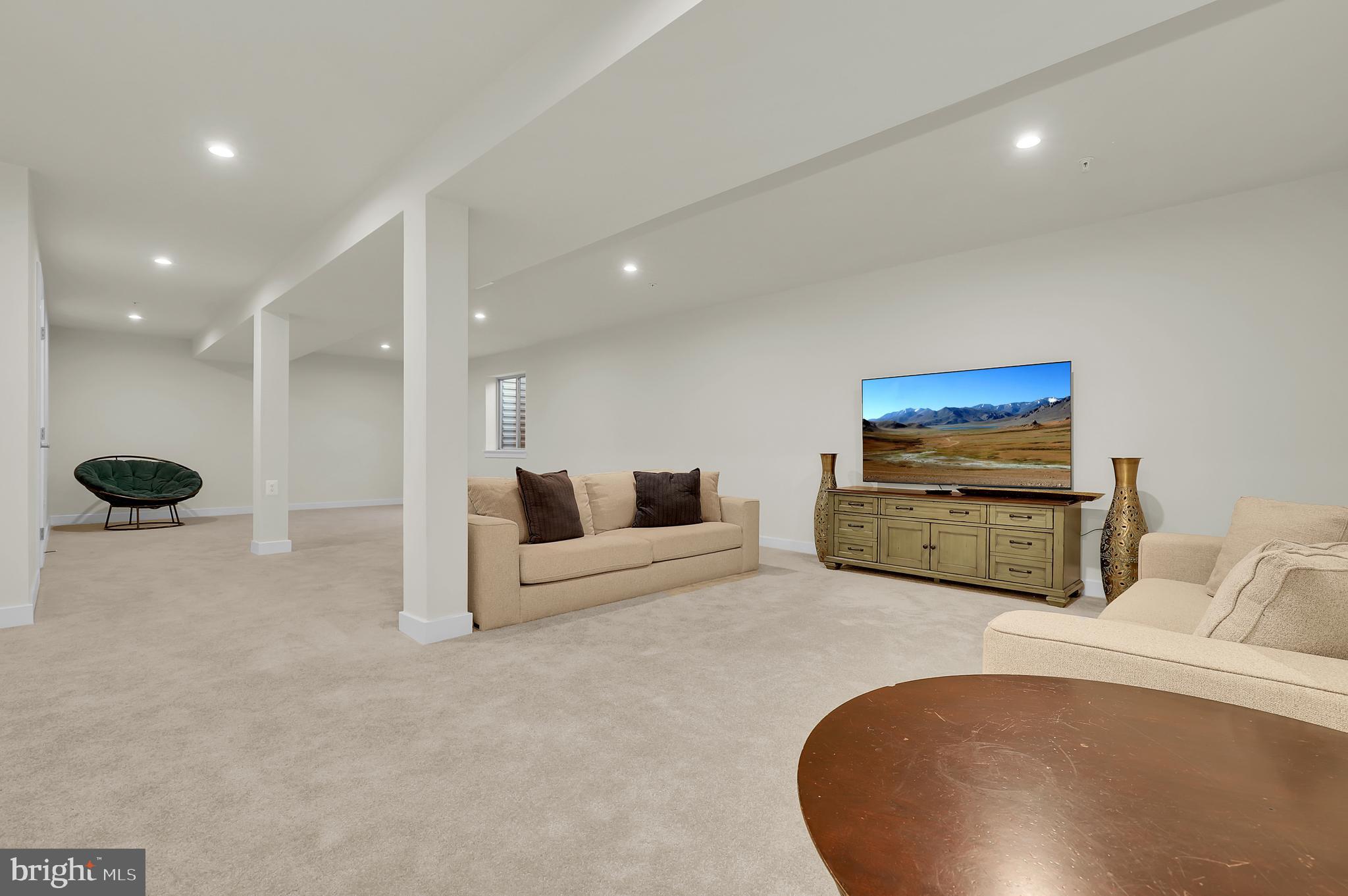 LAKE LINGANORE - Residential