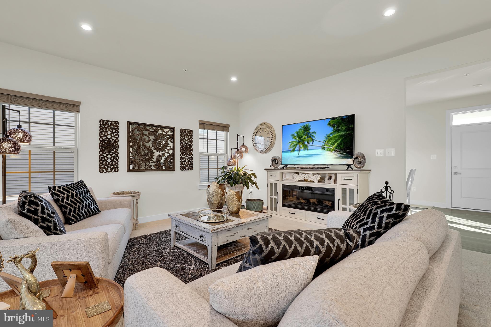 LAKE LINGANORE - Residential