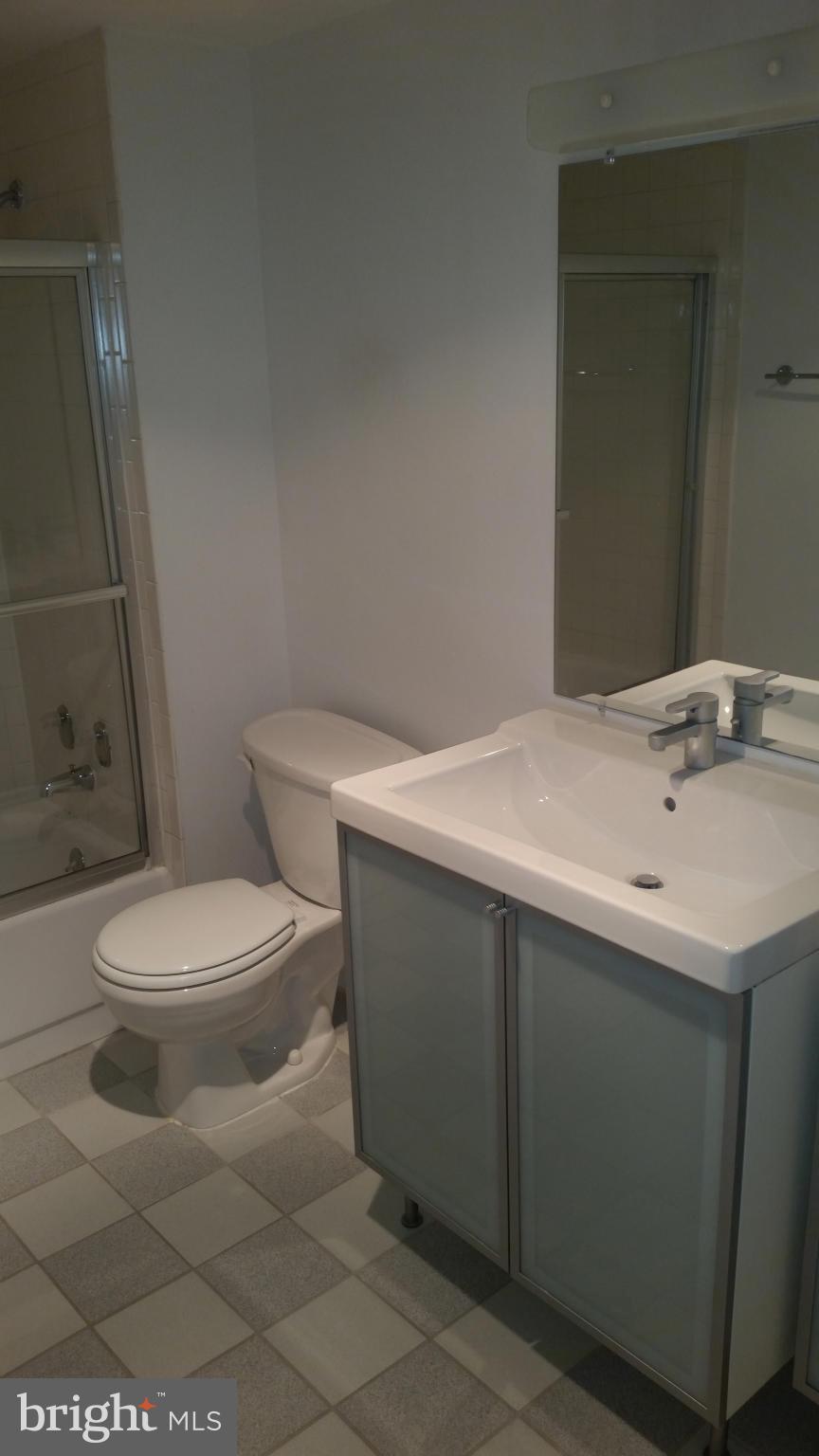 ALEXANDRIA KNOLLS - Residential Lease