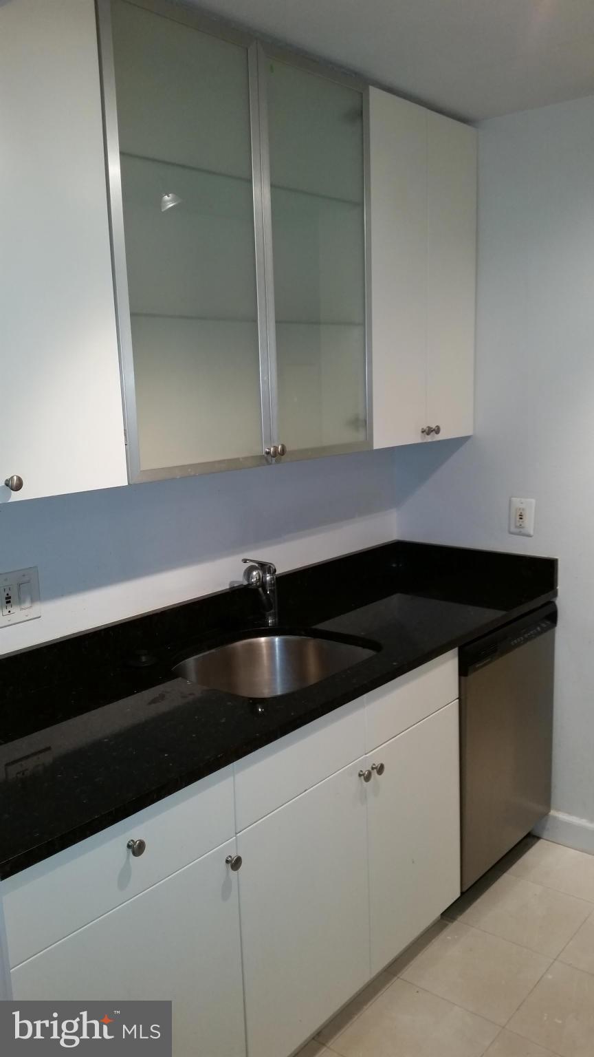 ALEXANDRIA KNOLLS - Residential Lease