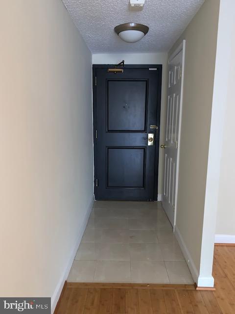 ALEXANDRIA KNOLLS - Residential Lease