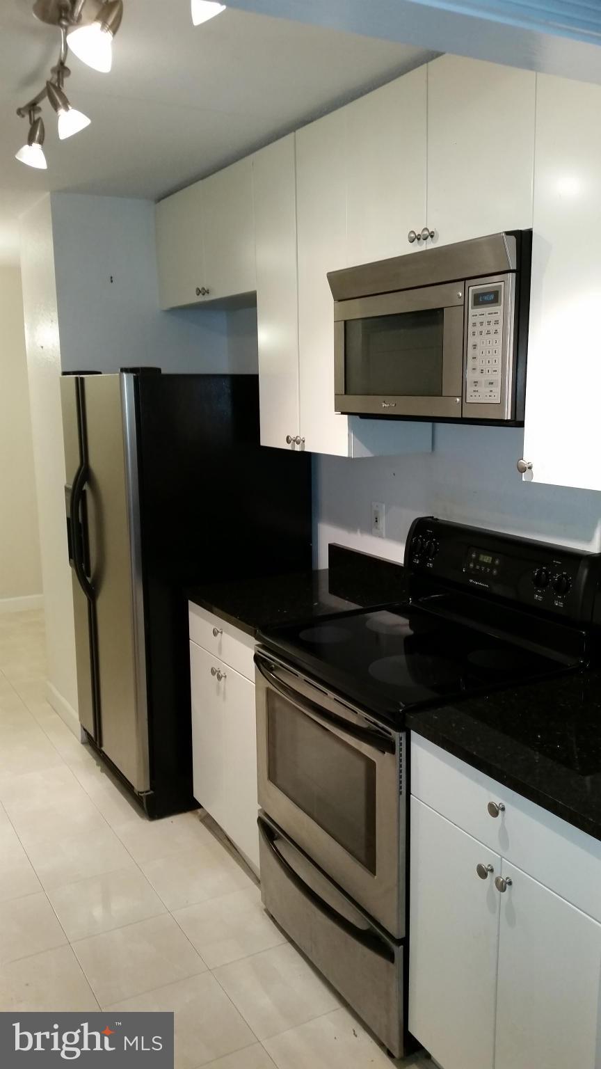 ALEXANDRIA KNOLLS - Residential Lease