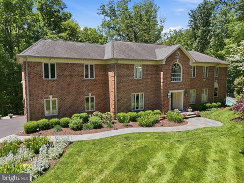 Photo of MCLEAN, VA 22102 (MLS # VAFX2312436)