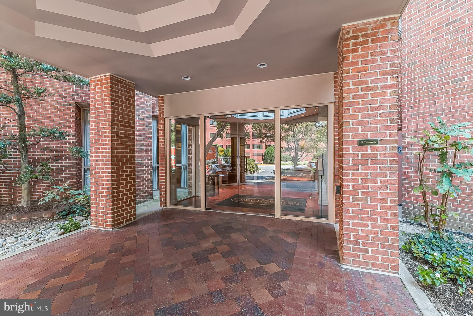 THE CHRISTOPHER - Residential