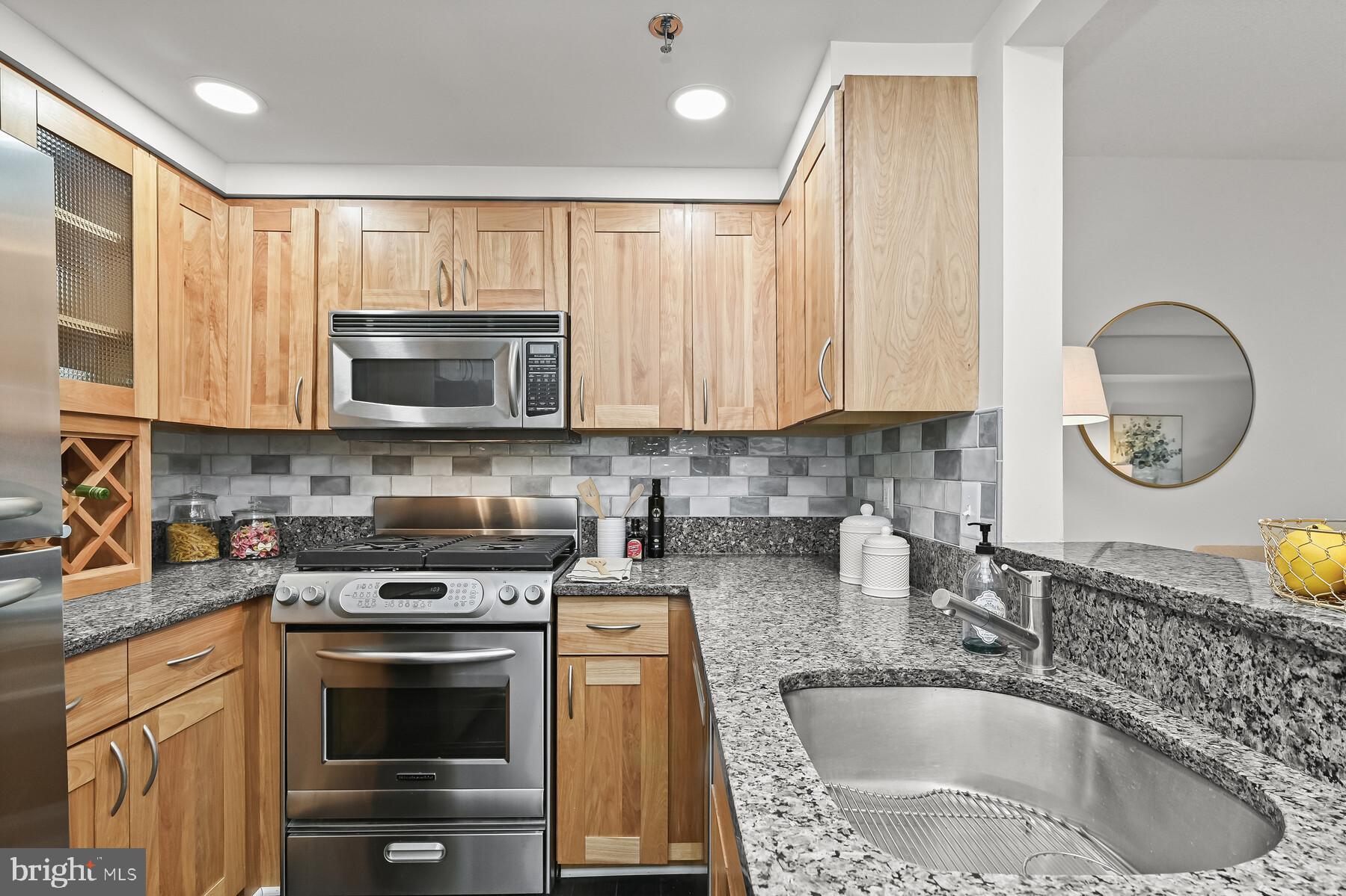 THE CHRISTOPHER - Residential