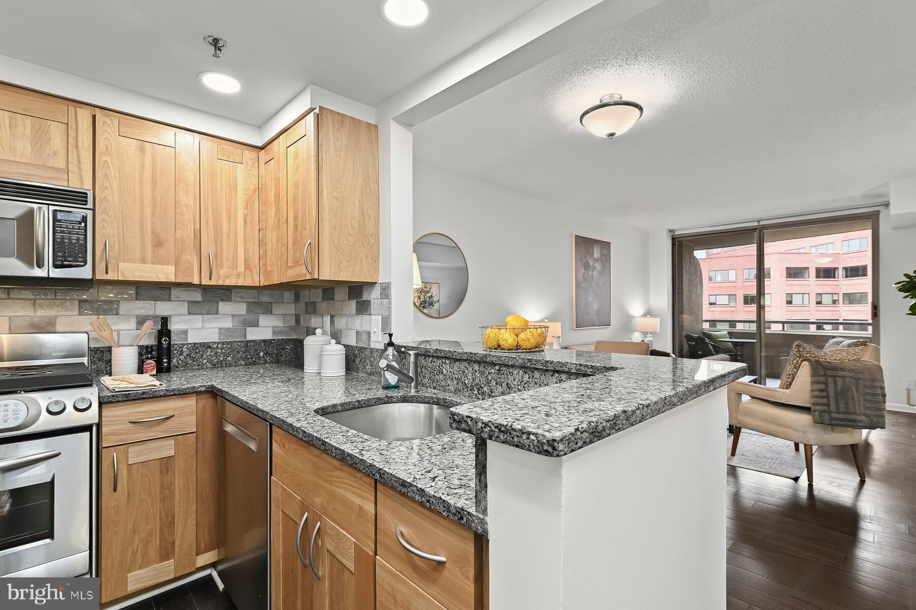 THE CHRISTOPHER - Residential