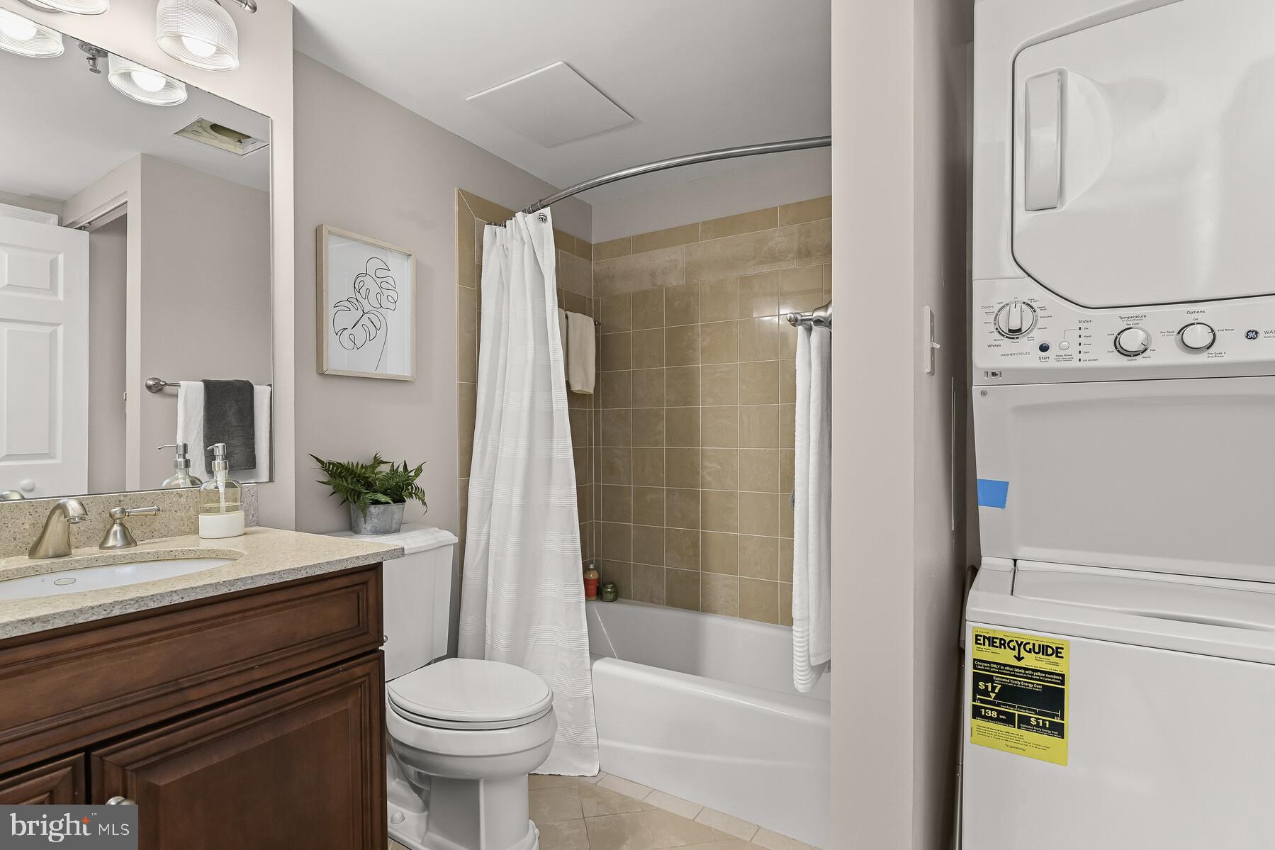 THE CHRISTOPHER - Residential