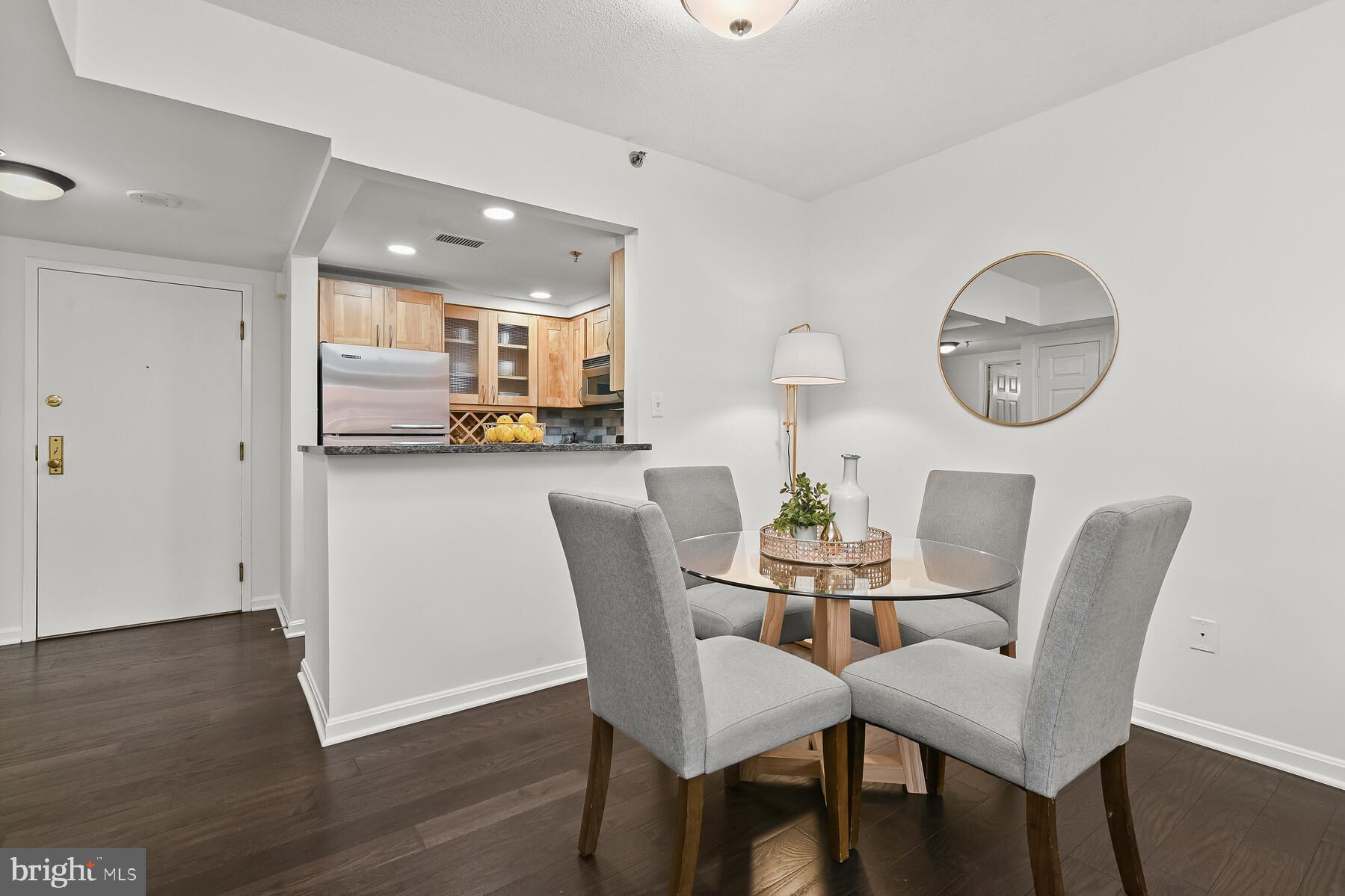 THE CHRISTOPHER - Residential