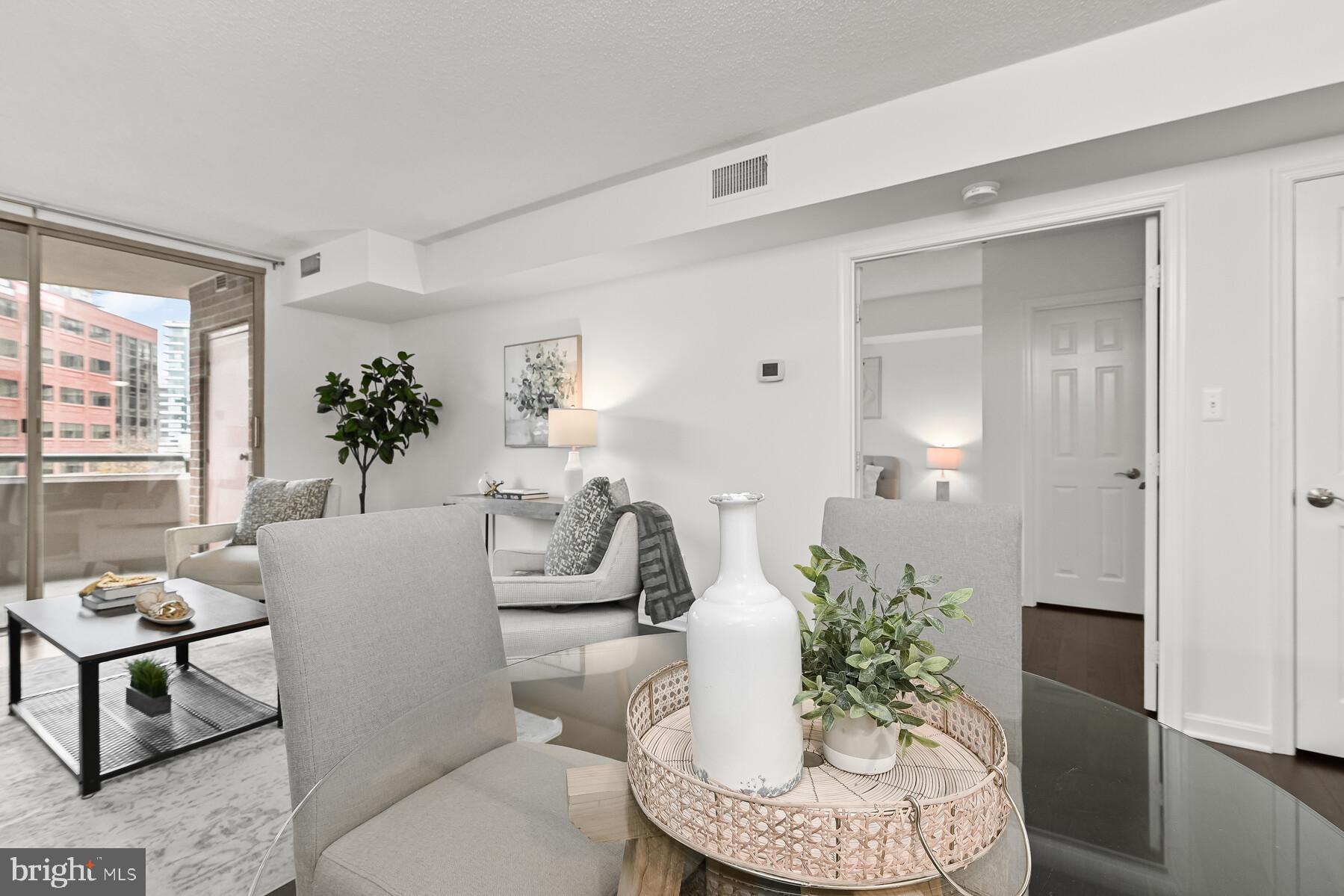 THE CHRISTOPHER - Residential