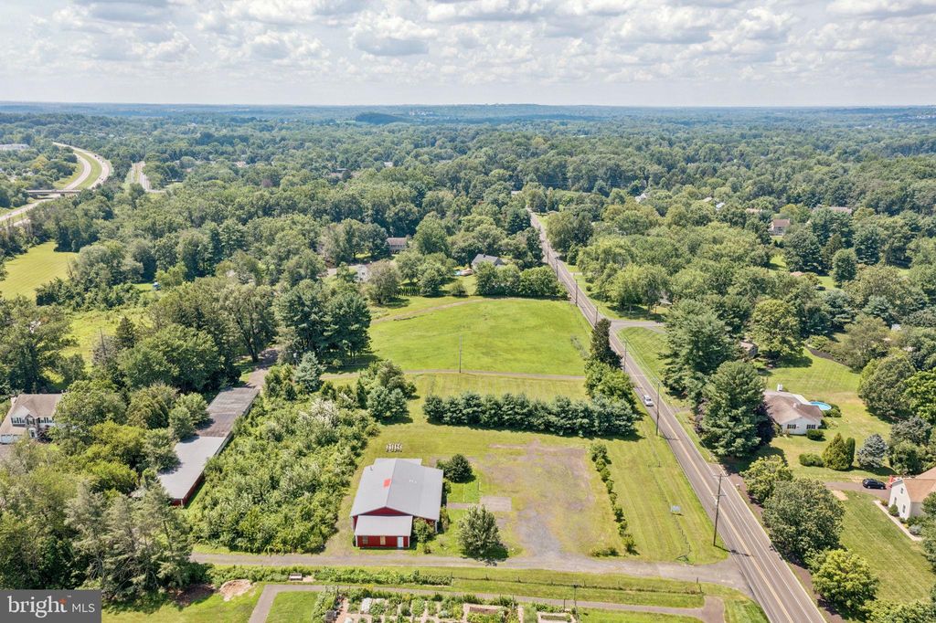 Photo of 925 E Sandy Ridge Road, DOYLESTOWN, PA 18901 (MLS # PABU2101490)